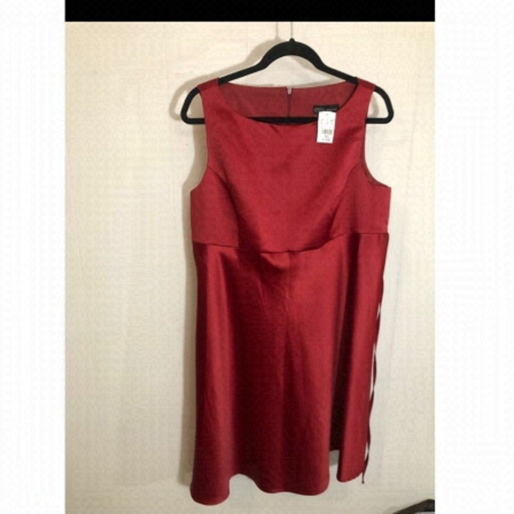 THYME Maternity Red Satin Knee length formal Dress size large